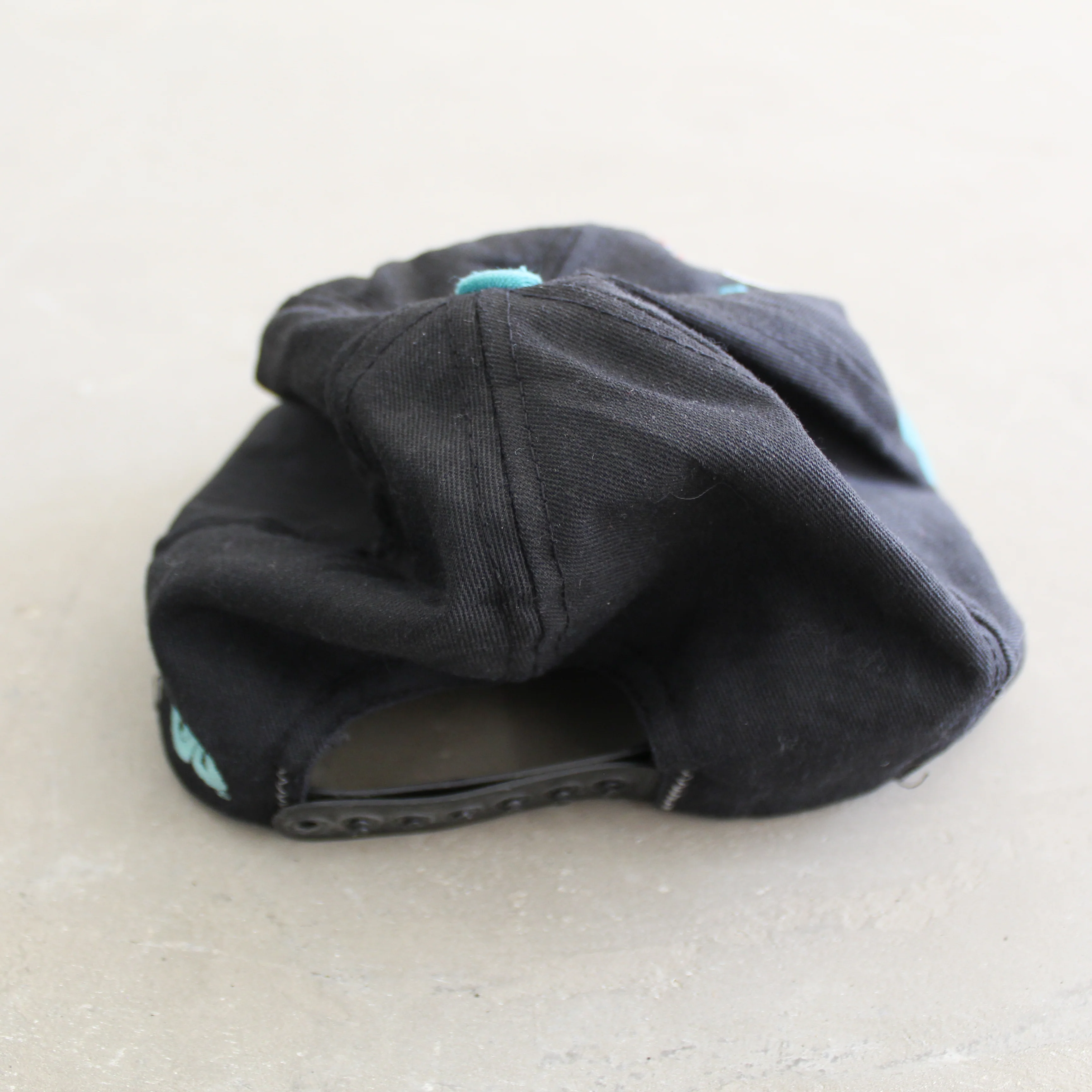 F- Vintage 1994 Vancouver Grizzlies NBA AJD Logo Snapback Hat - Image 4