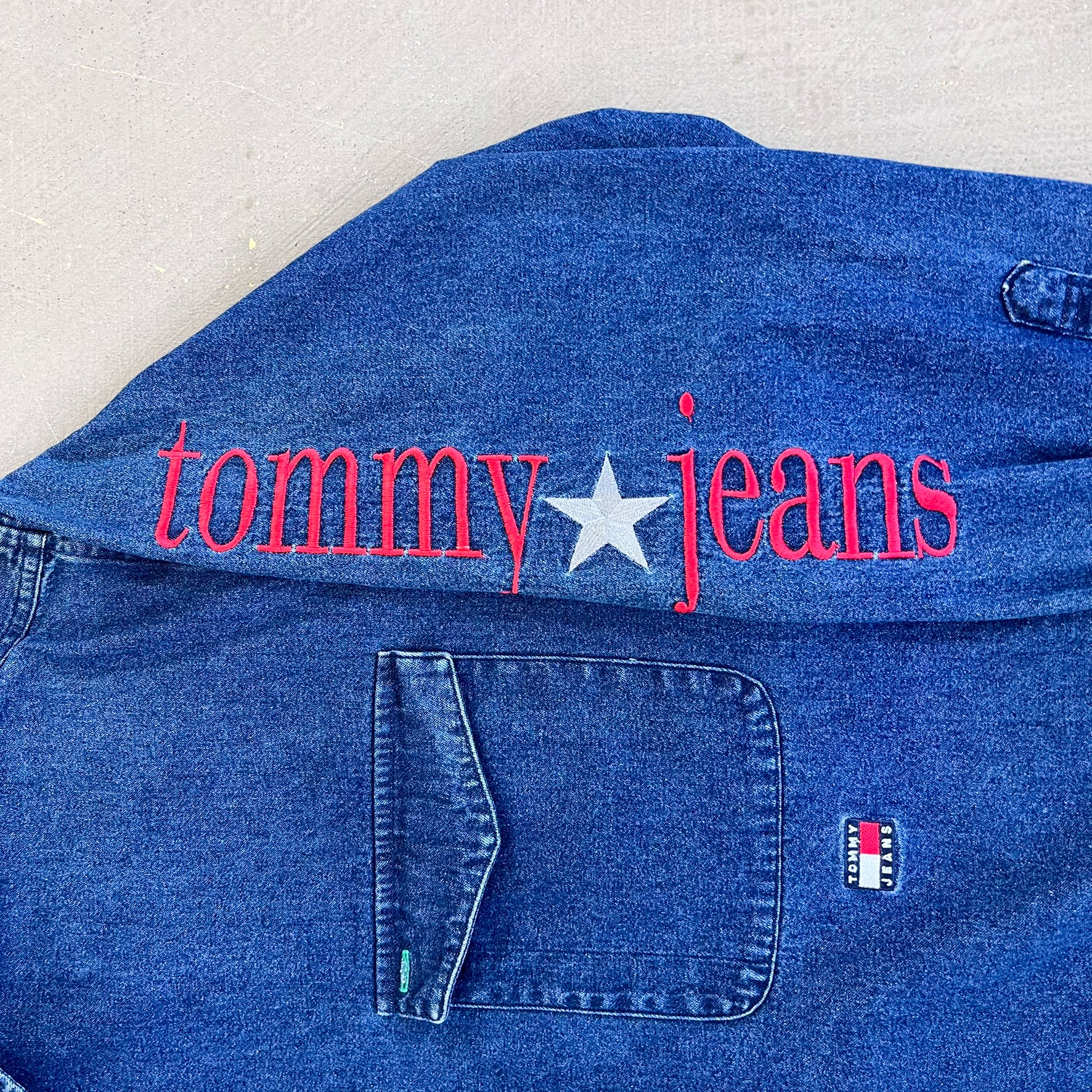 F- Vintage Tommy Hilfiger Jeans Denim Button Down Shirt - Image 5