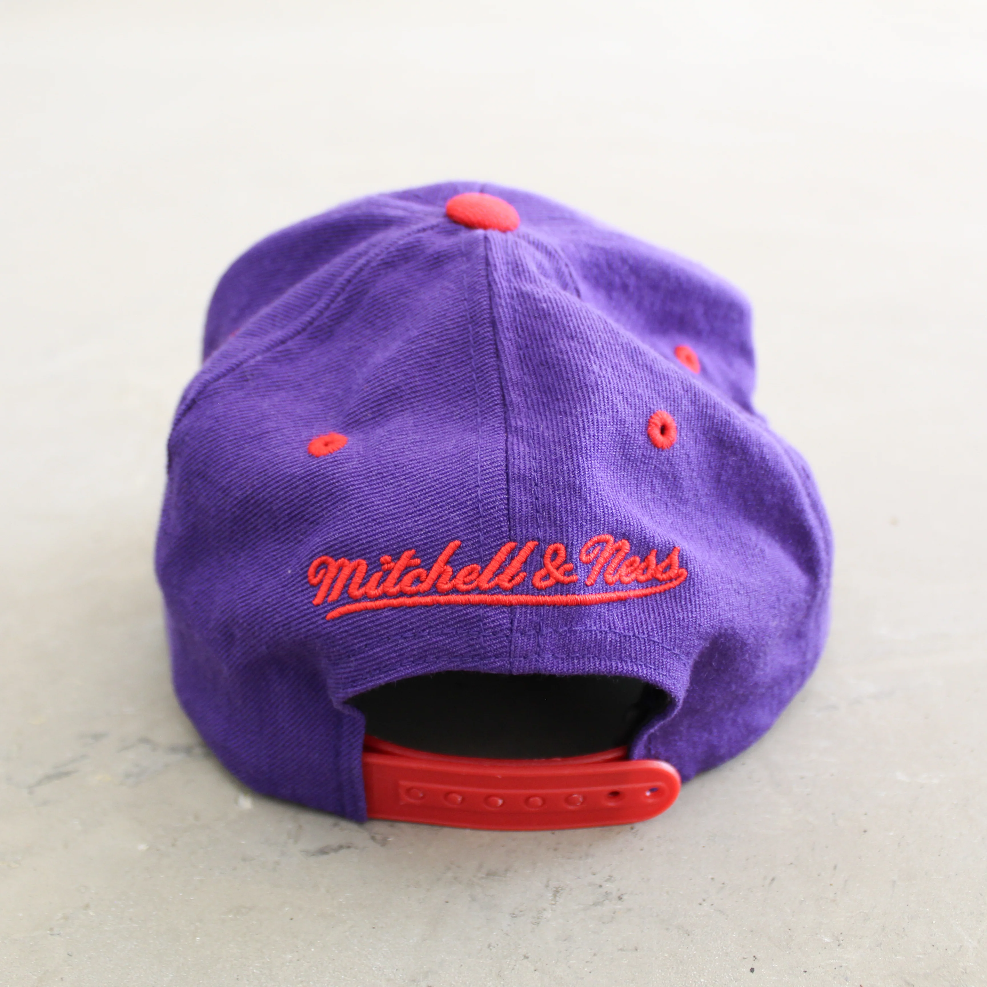 F- Vintage Toronto Raptors NBA Mitchell & Ness Old Logo & Text Snapback Hat - Image 4