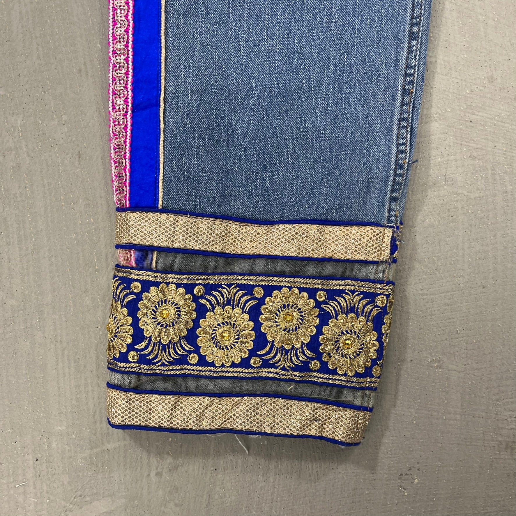 F- HOM Hand Beaded Levi's 550 Reworked Custom Jeans - Image 5