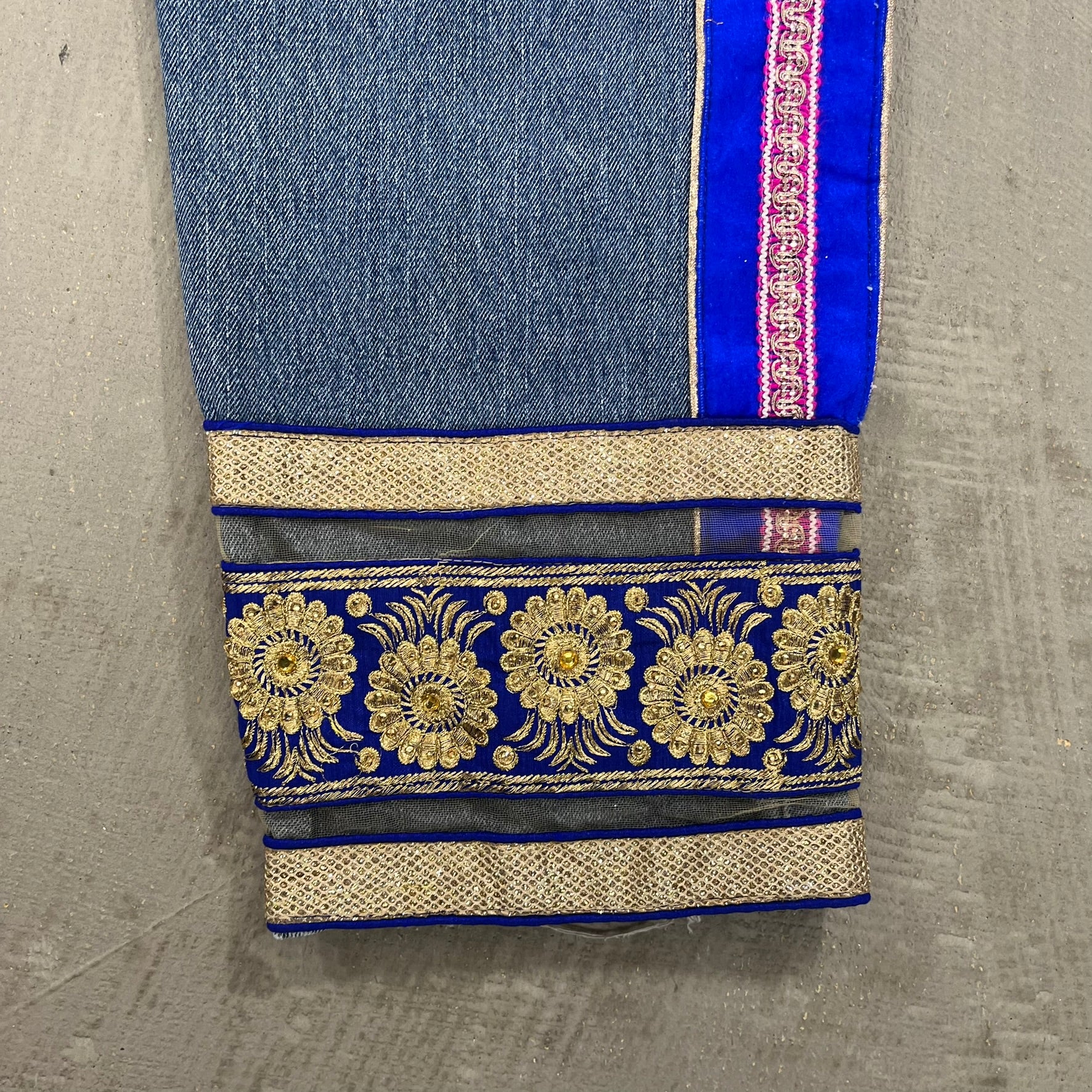 F- HOM Hand Beaded Levi's 550 Reworked Custom Jeans - Image 6