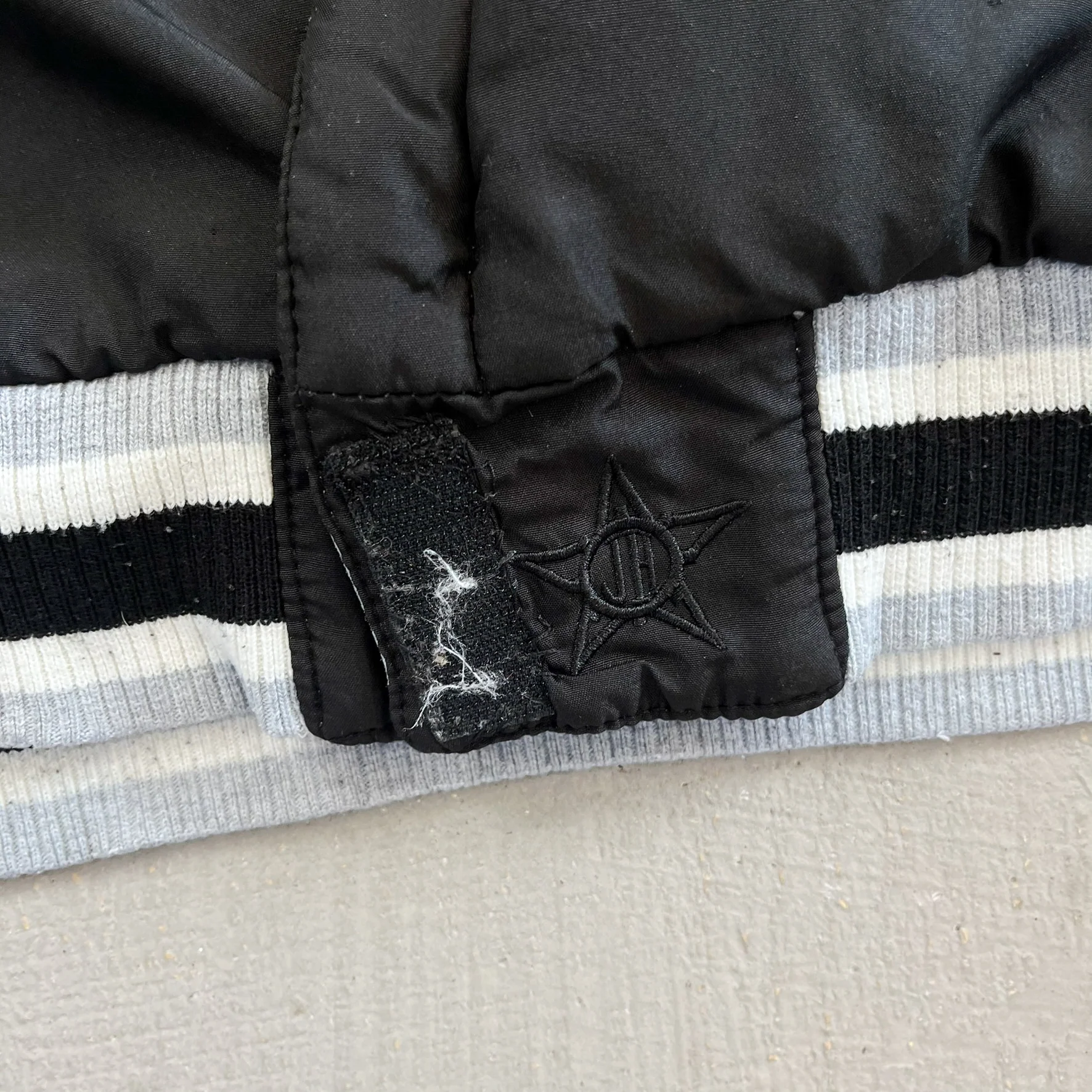 F- Vintage Brooklyn Nets Jeff Hamilton Design Reversible Hooded Jacket - Image 10