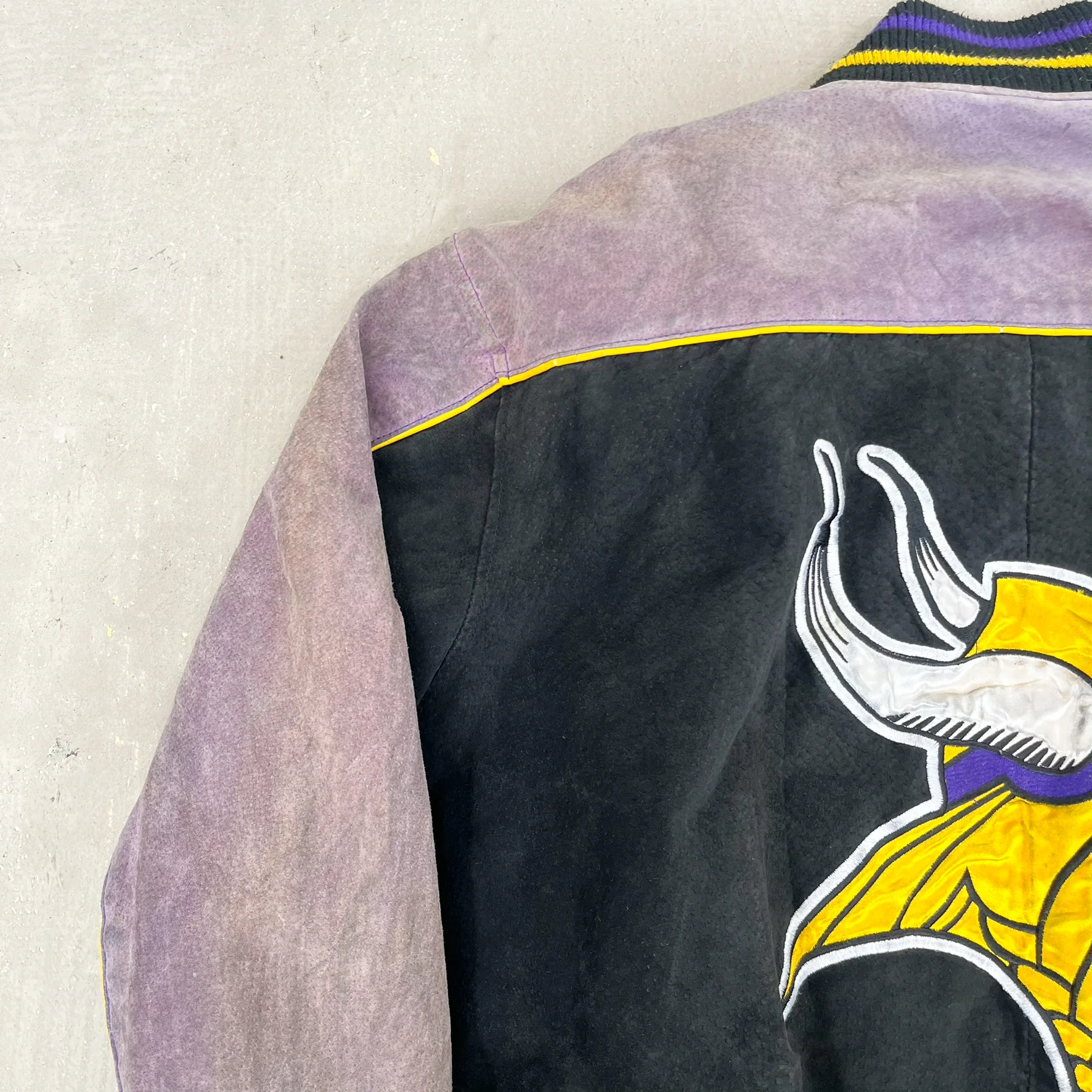 F- Vintage Minnesota Vikings NFL Embroidered Logo Suede Jacket - Image 10