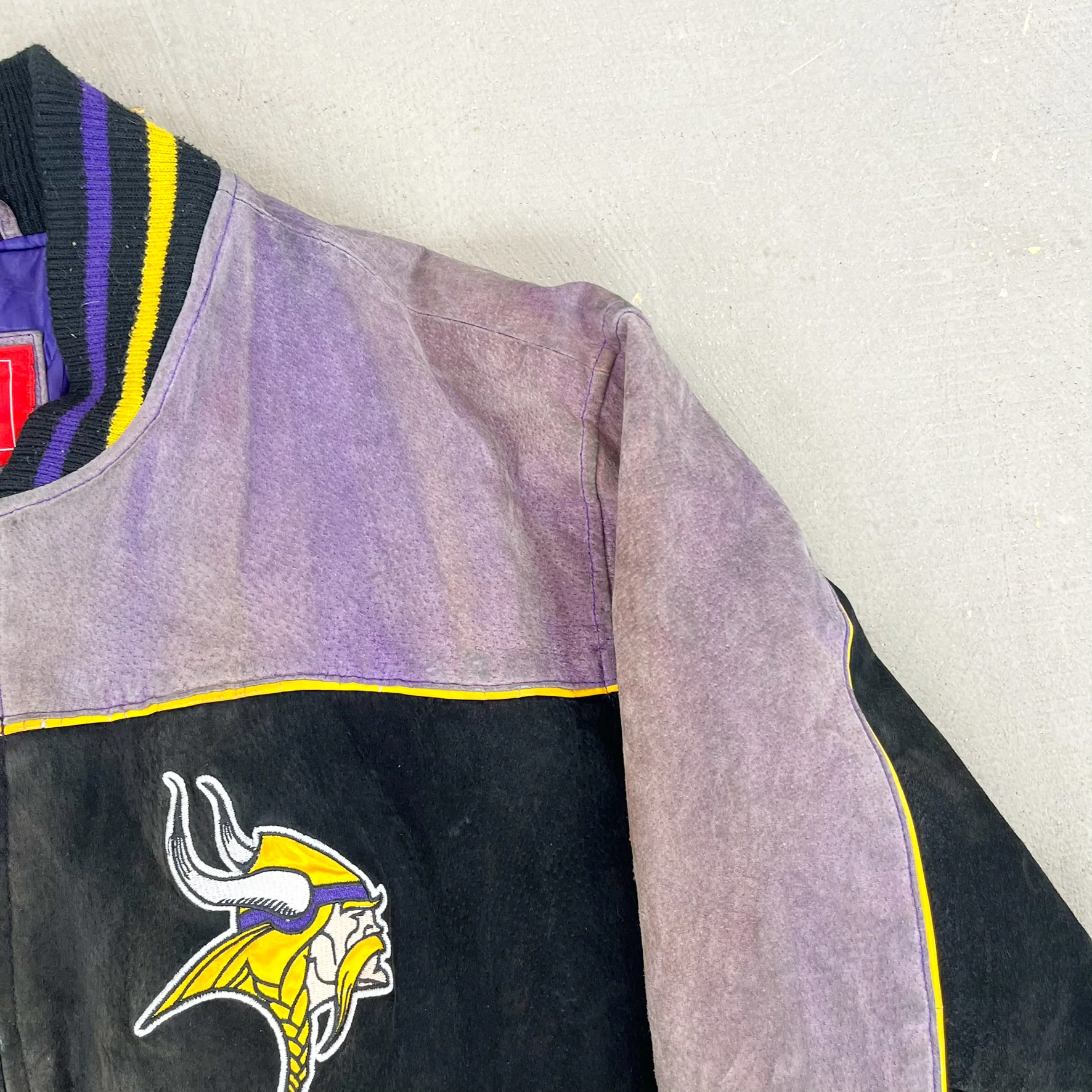F- Vintage Minnesota Vikings NFL Embroidered Logo Suede Jacket - Image 3