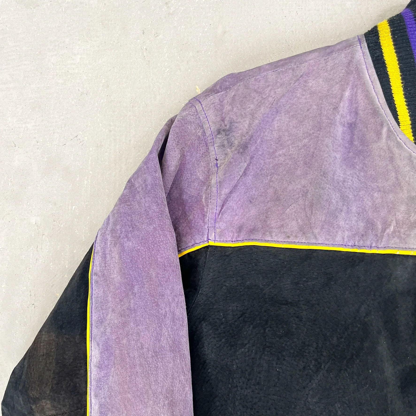 F- Vintage Minnesota Vikings NFL Embroidered Logo Suede Jacket - Image 4