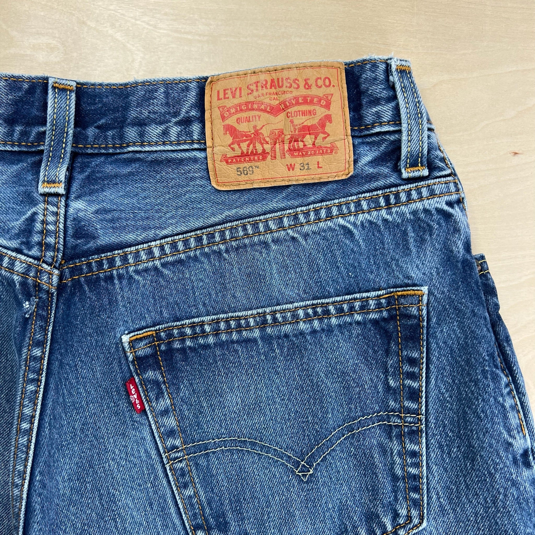 J- Levi's 569 Dark Blue Denim Jorts - W31 - Image 3