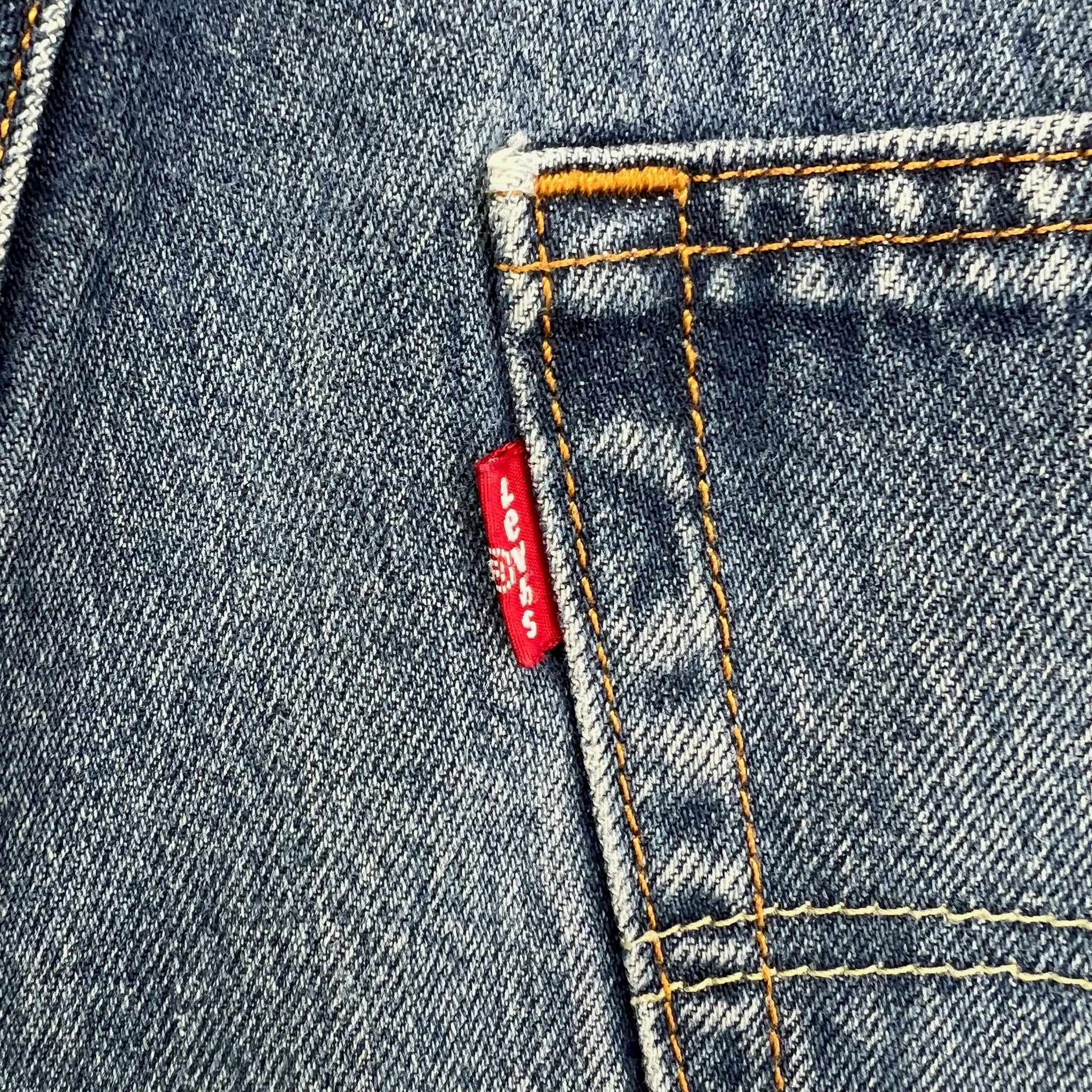 J- Levi's 569 Dark Blue Denim Jorts - W31 - Image 5