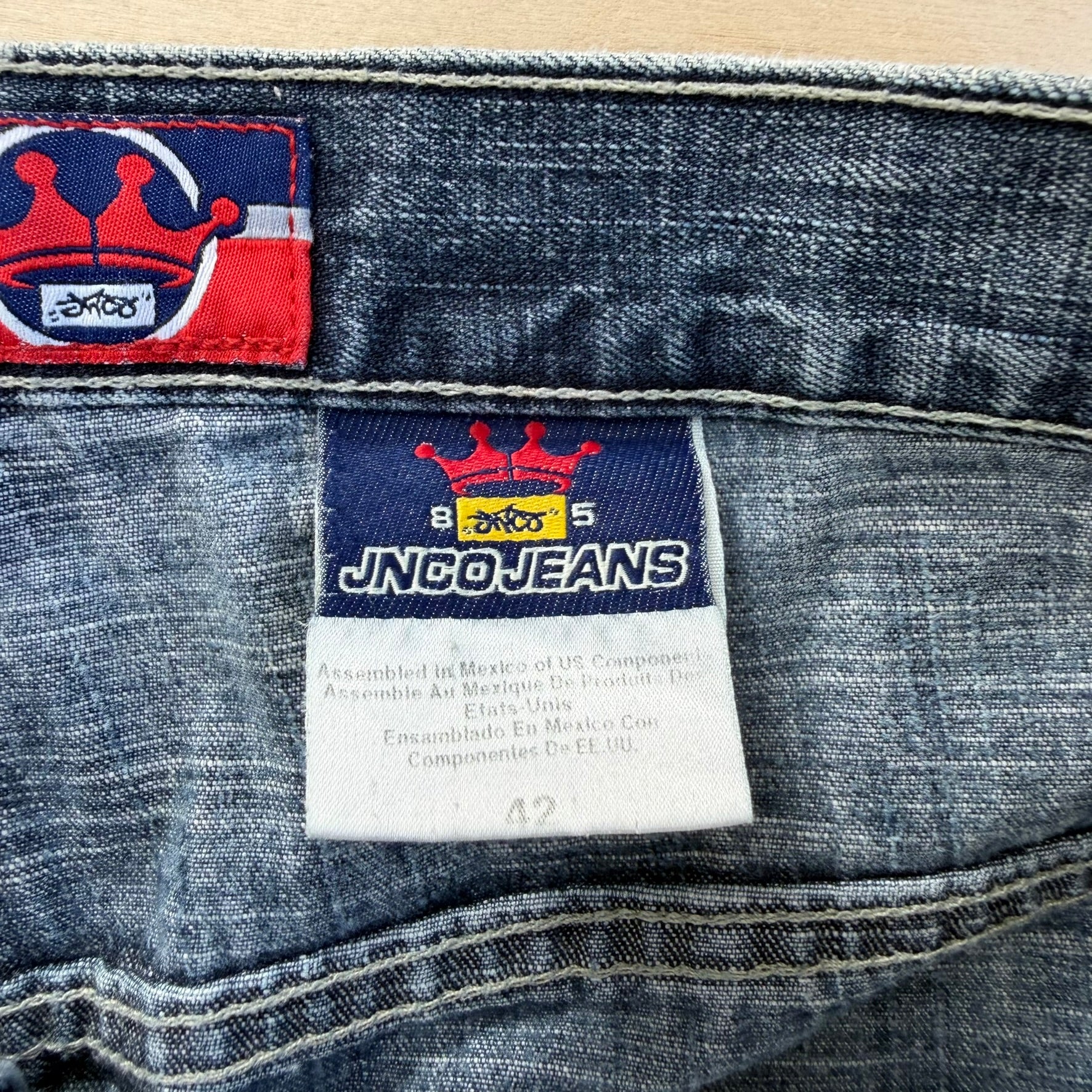 J- Vintage JNCO Embroidered 8Ball & Dragon Jorts - W42 - Image 6