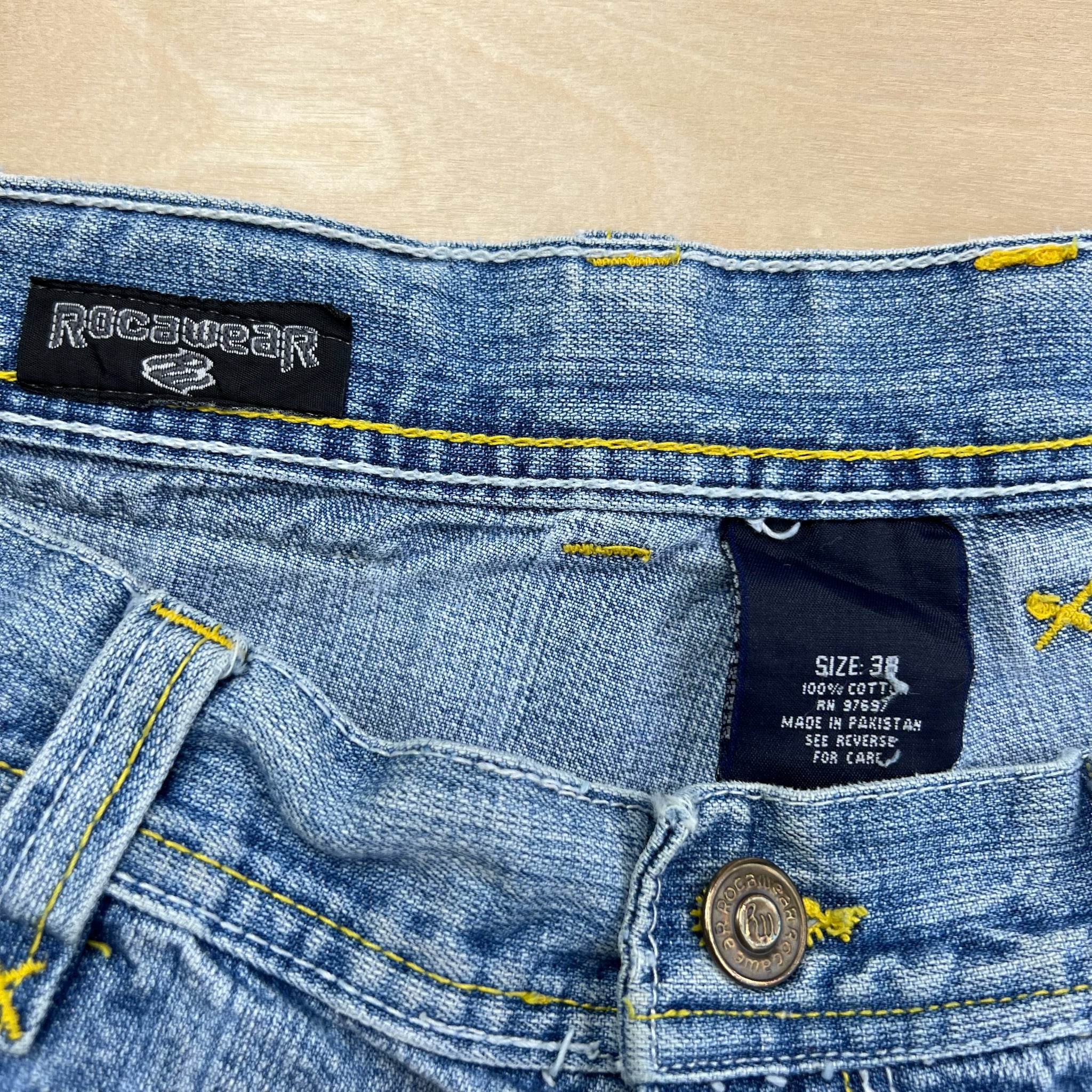 J- Vintage Rocawear Embroidered Print Jorts - W38 - Image 3