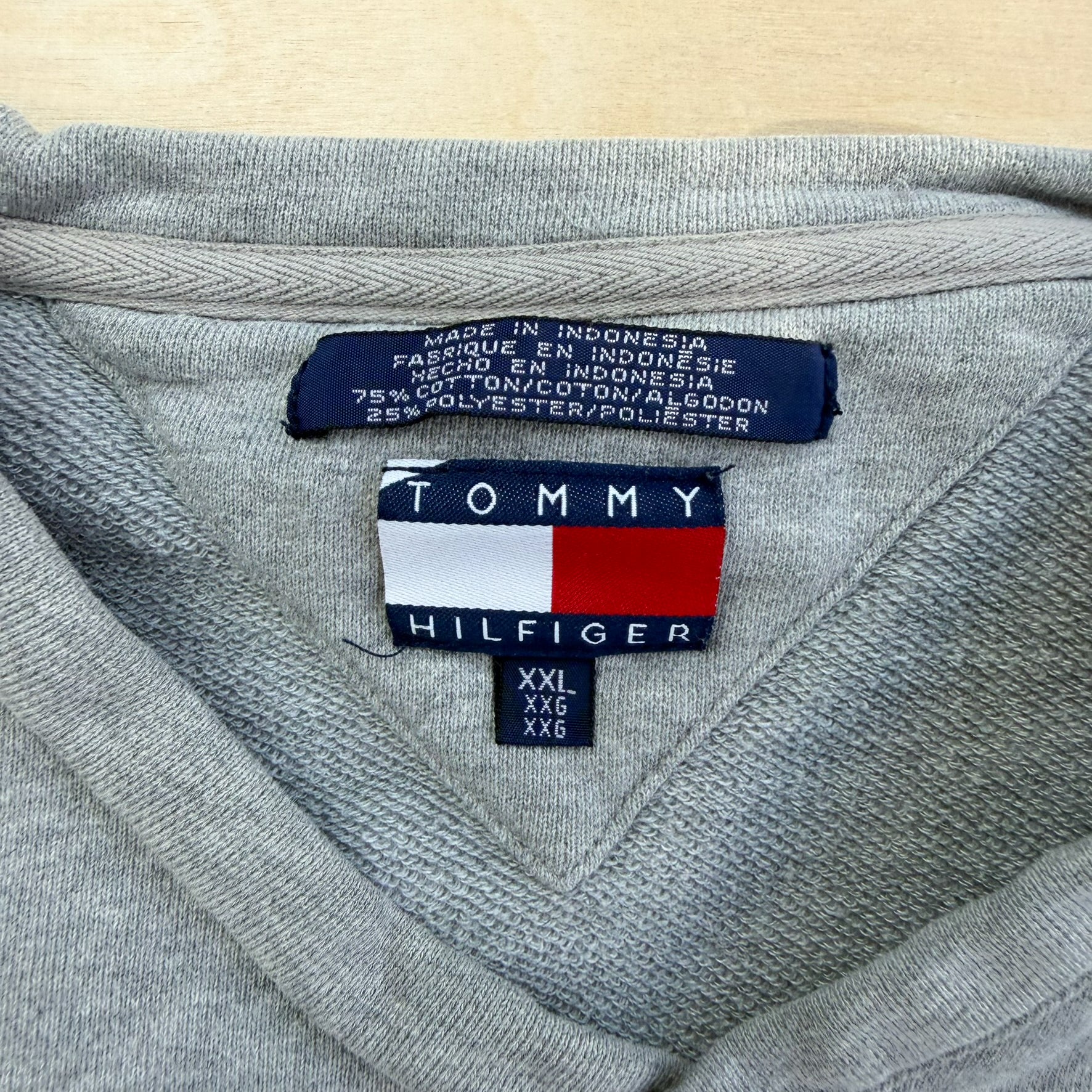 J- Vintage Tommy Hilfiger Embroidered Logo Sweatshirt Style Tee - 2XL - Image 8